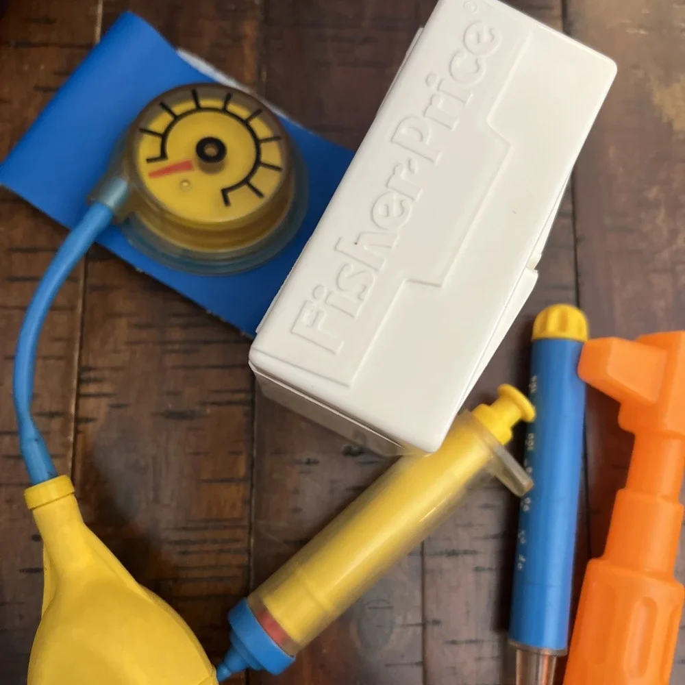 Vintage Fisher Price Medical Kit Doctor Nurse Bag Play Set 1987 Toy Accessories